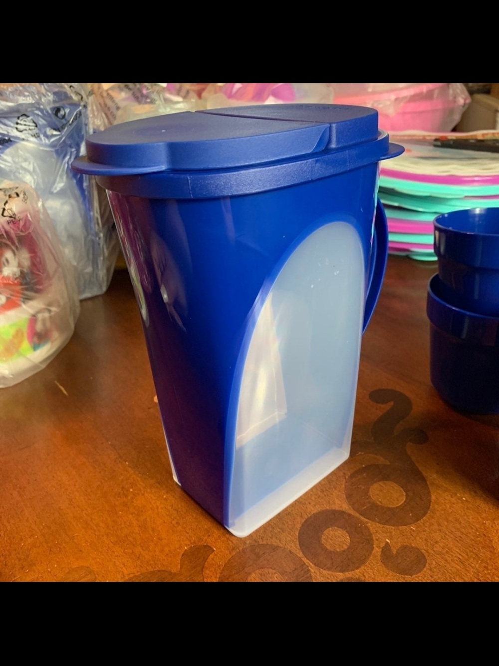 Tupperware Outdoor Dining Pitcher - Picture 7 of 7